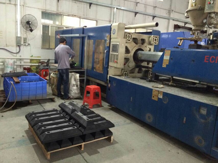 厂家提供大型注塑机***注塑加工 塑料制品生产代工